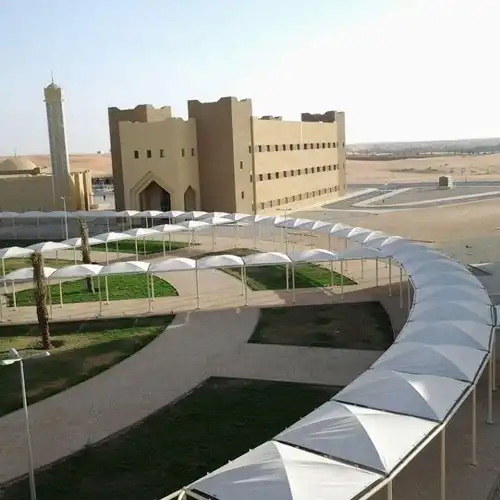مظلات مدارس عالمية